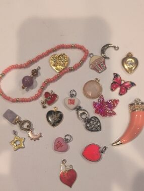 Source Unknown Pink and Gold Bead Necklace with Assorted Charms